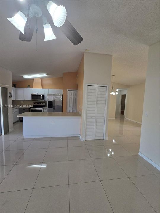 Active With Contract: $3,500 (3 beds, 2 baths, 1561 Square Feet)