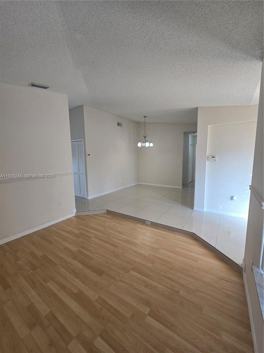 Active With Contract: $3,500 (3 beds, 2 baths, 1561 Square Feet)