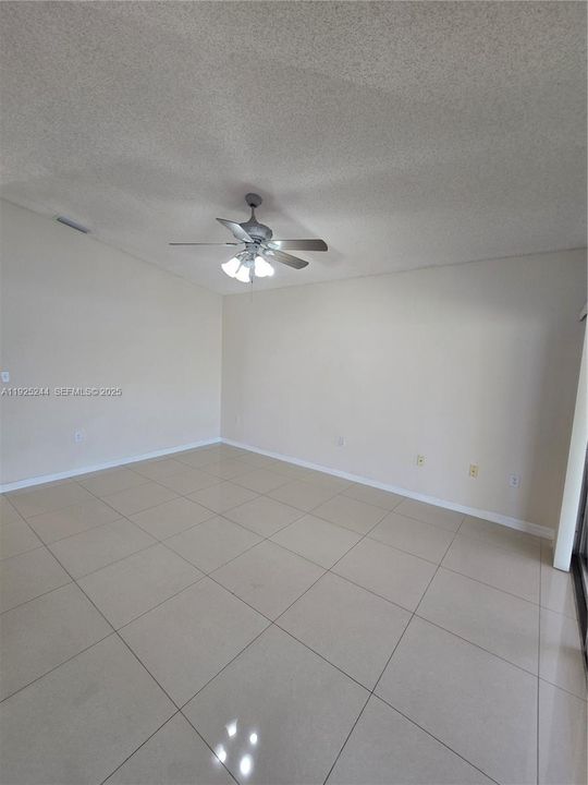 Active With Contract: $3,500 (3 beds, 2 baths, 1561 Square Feet)