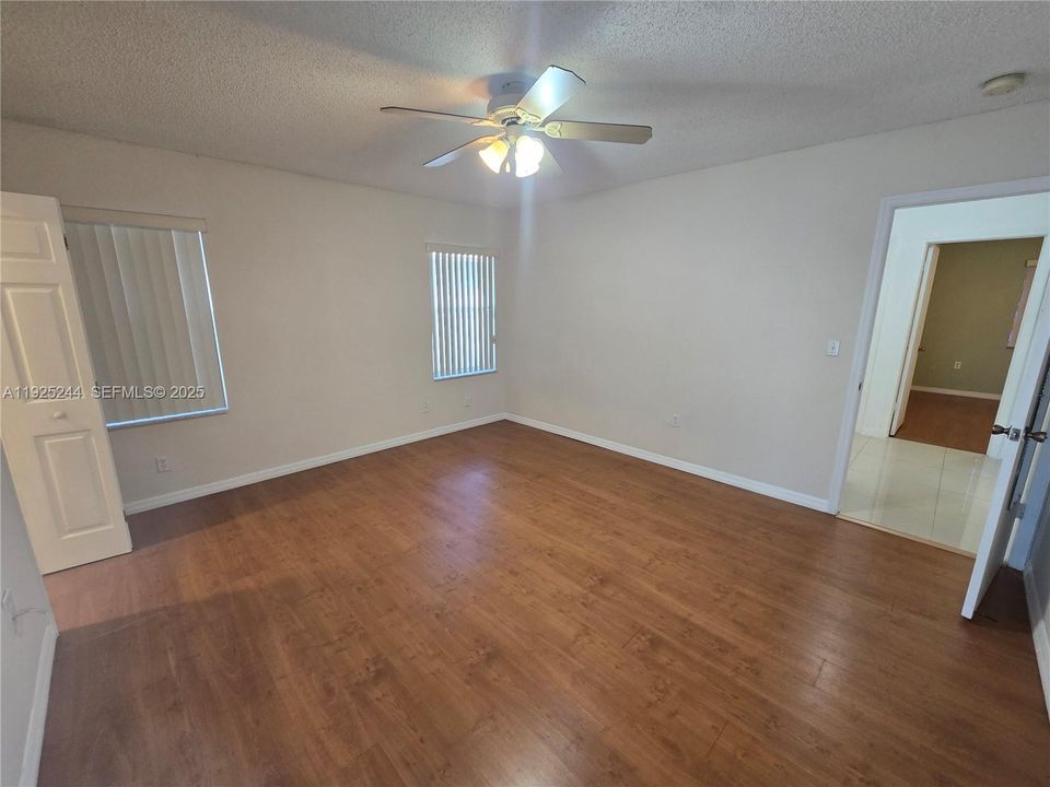 For Rent: $3,500 (3 beds, 2 baths, 1561 Square Feet)