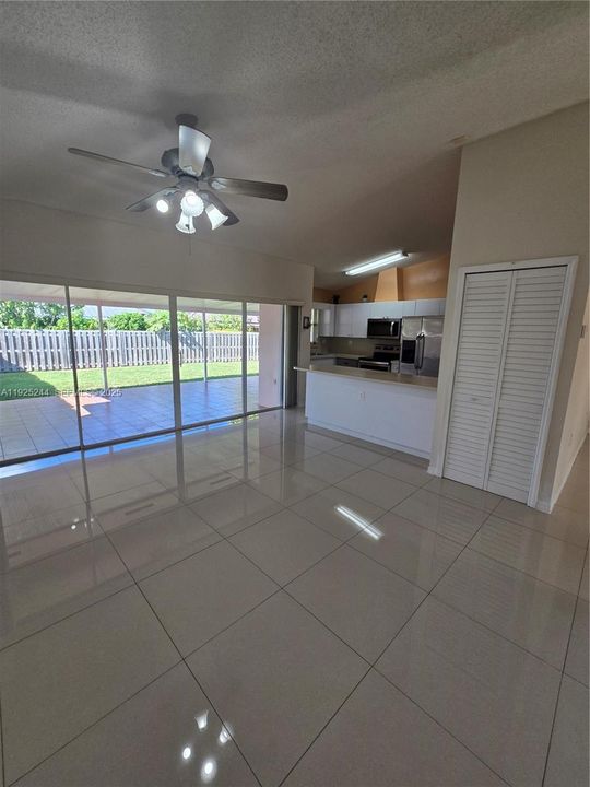 Active With Contract: $3,500 (3 beds, 2 baths, 1561 Square Feet)