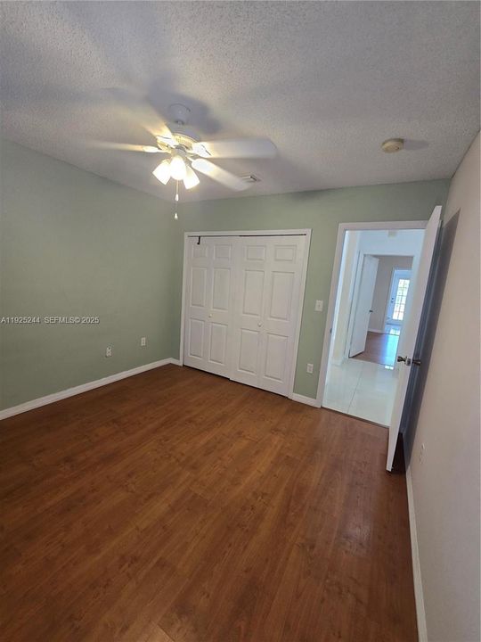 Active With Contract: $3,500 (3 beds, 2 baths, 1561 Square Feet)