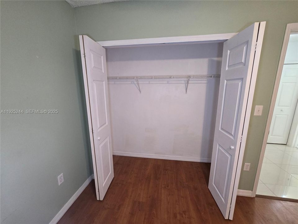 For Rent: $3,500 (3 beds, 2 baths, 1561 Square Feet)