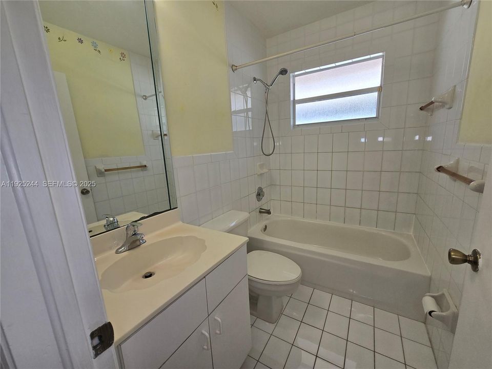 For Rent: $3,500 (3 beds, 2 baths, 1561 Square Feet)