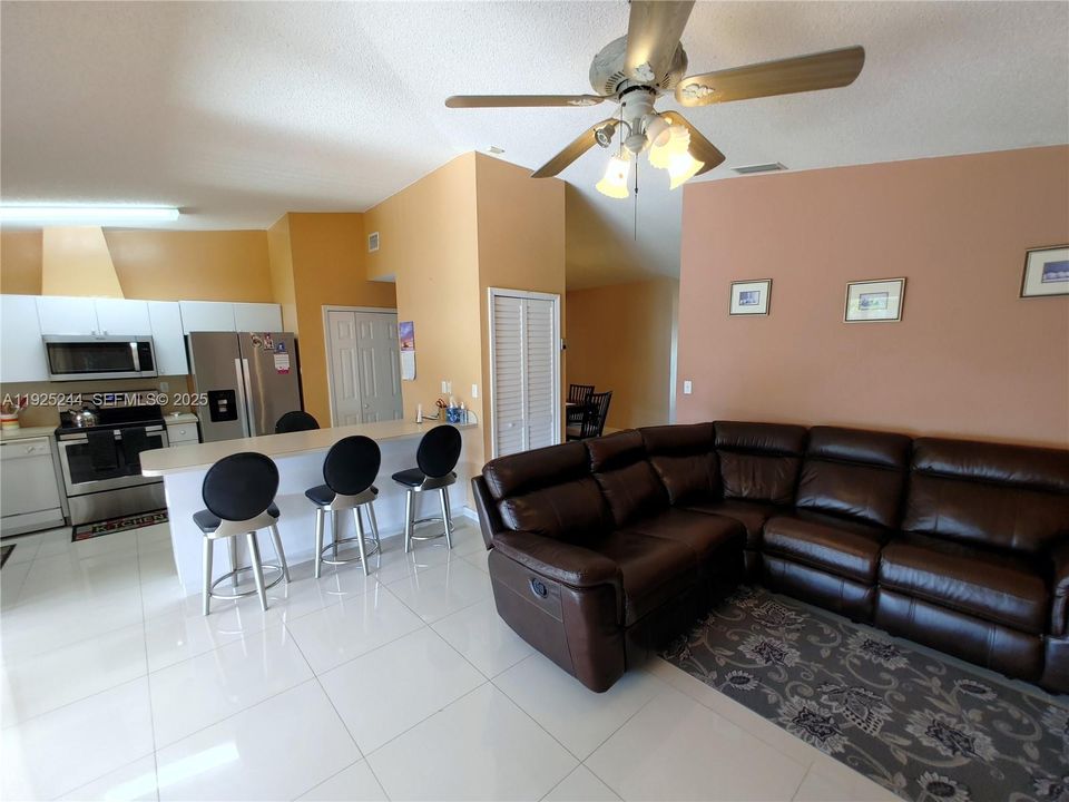 For Rent: $3,500 (3 beds, 2 baths, 1561 Square Feet)