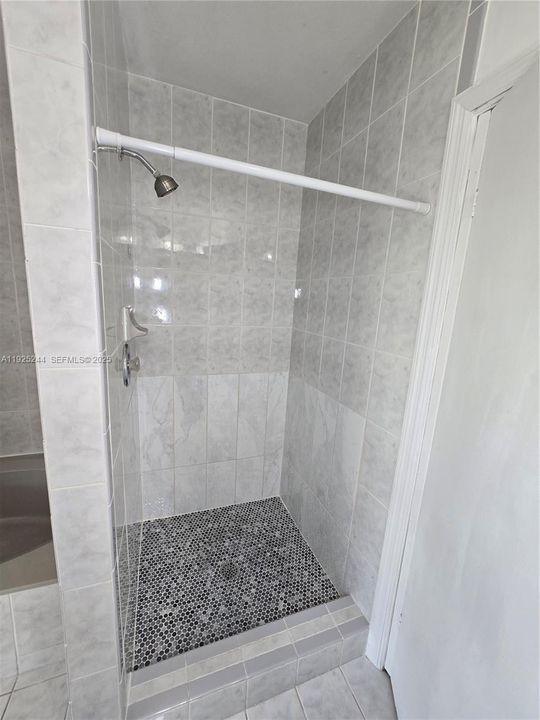 Active With Contract: $3,500 (3 beds, 2 baths, 1561 Square Feet)