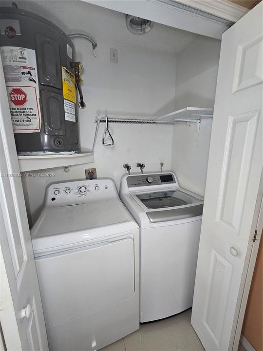 Active With Contract: $3,500 (3 beds, 2 baths, 1561 Square Feet)