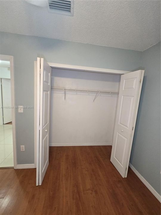 Active With Contract: $3,500 (3 beds, 2 baths, 1561 Square Feet)