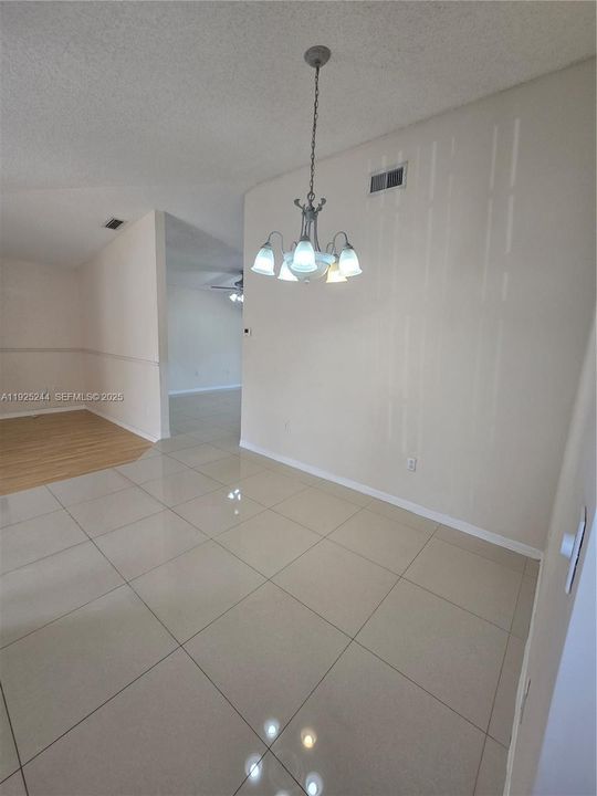 Active With Contract: $3,500 (3 beds, 2 baths, 1561 Square Feet)