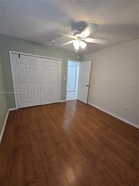 Active With Contract: $3,500 (3 beds, 2 baths, 1561 Square Feet)