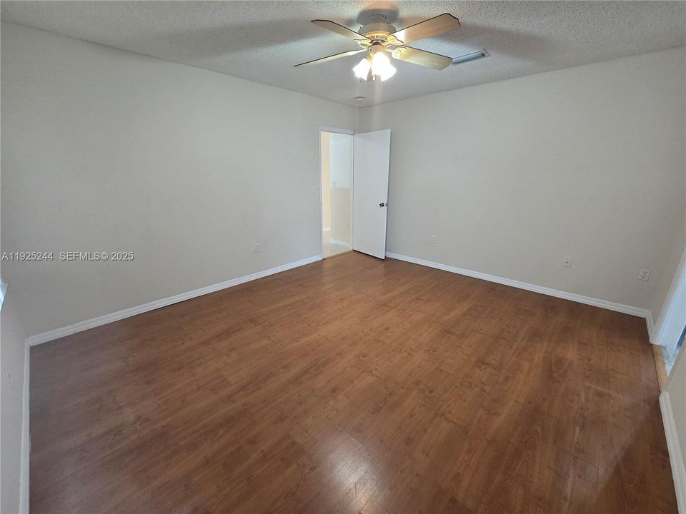 For Rent: $3,500 (3 beds, 2 baths, 1561 Square Feet)