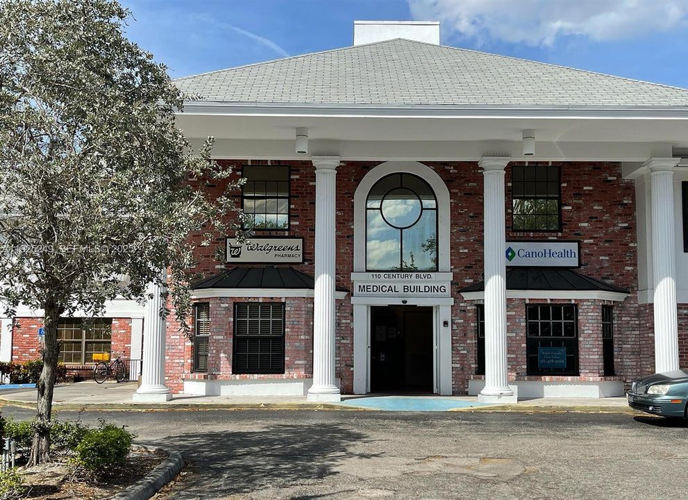 For Rent: $1,400 (1 beds, 1 baths, 570 Square Feet)