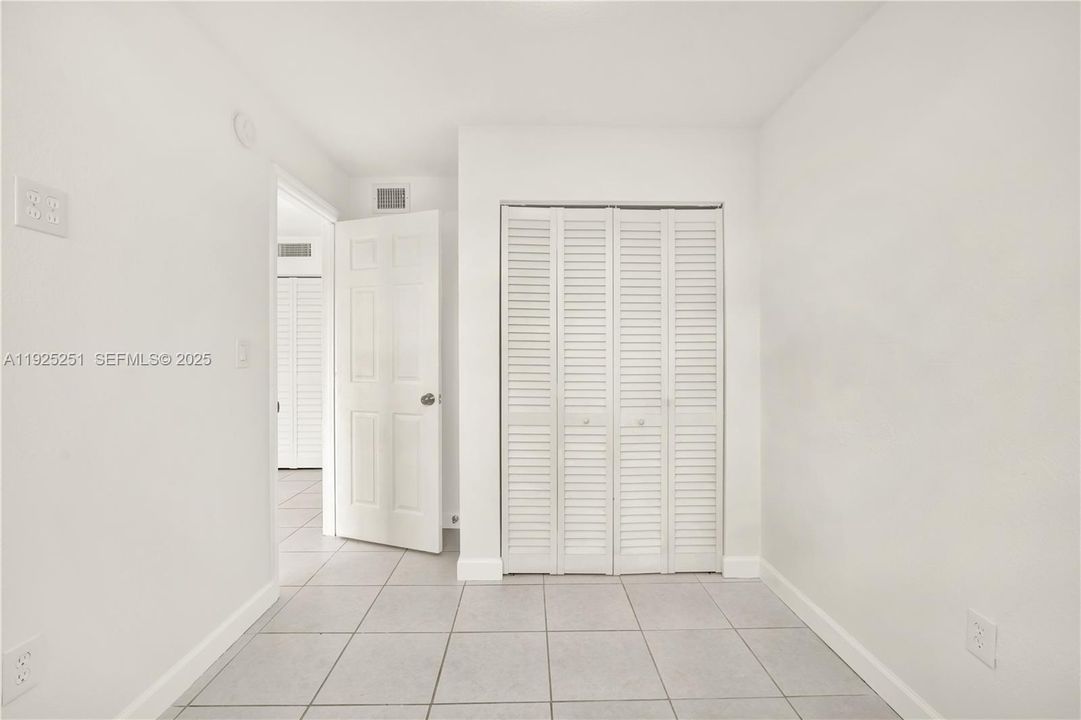 For Rent: $2,100 (2 beds, 1 baths, 760 Square Feet)