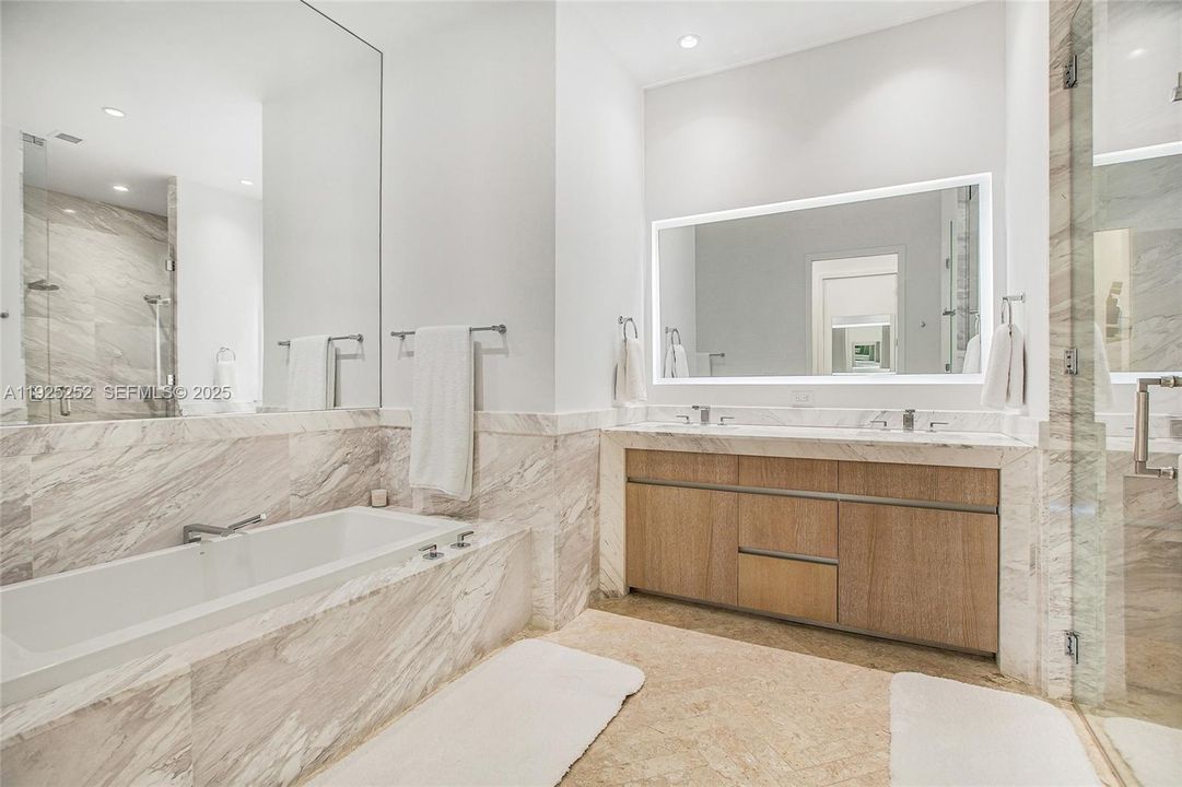 For Sale: $4,800,000 (3 beds, 2 baths, 1954 Square Feet)