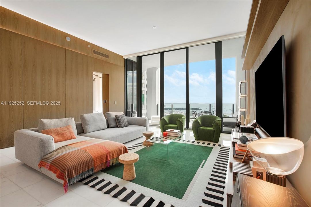 For Sale: $4,800,000 (3 beds, 2 baths, 1954 Square Feet)