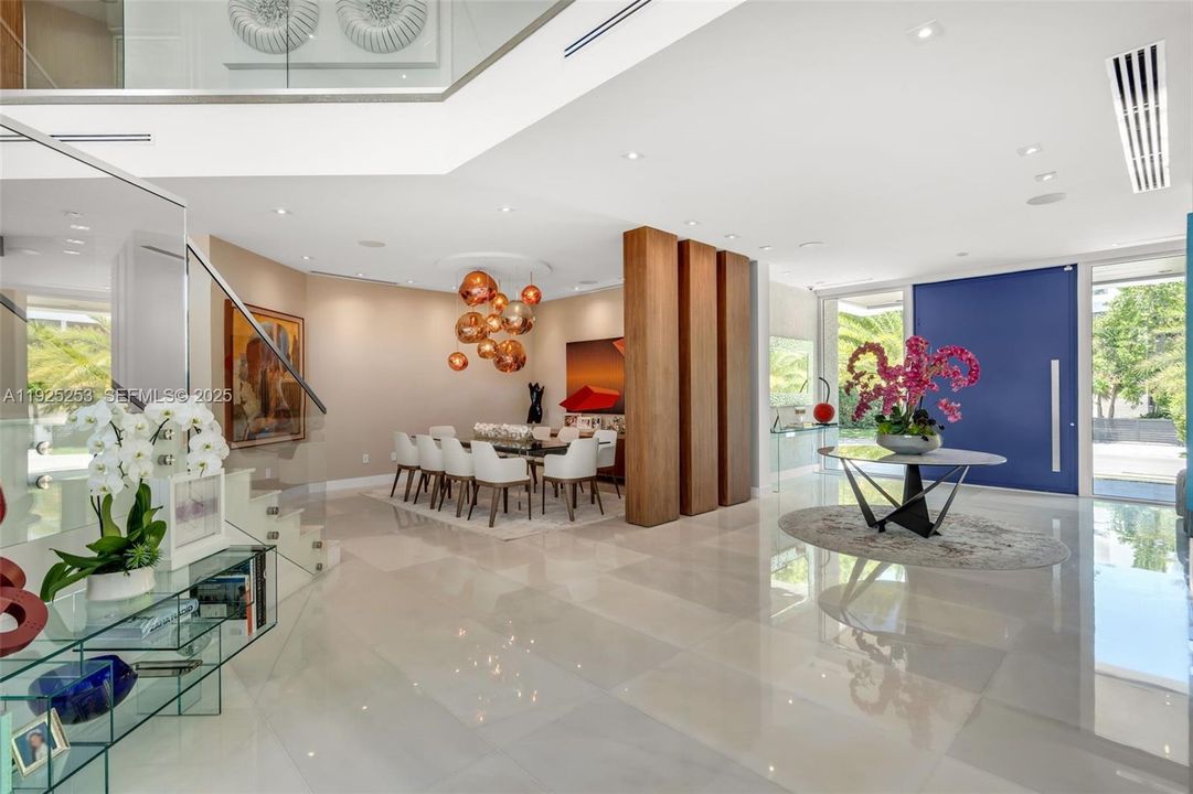 En Renta: $60,000 (6 camas, 6 baños, 6405 Pies cuadrados)