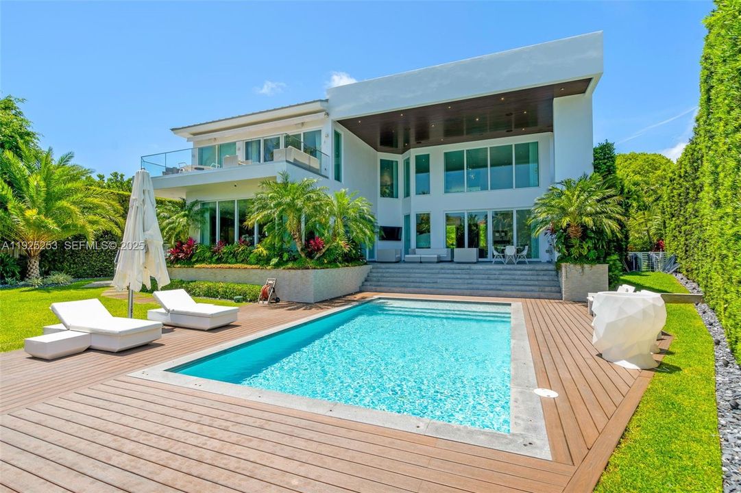 En Renta: $60,000 (6 camas, 6 baños, 6405 Pies cuadrados)