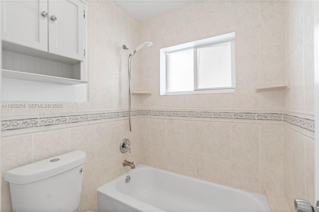 For Rent: $4,900 (4 beds, 2 baths, 1653 Square Feet)