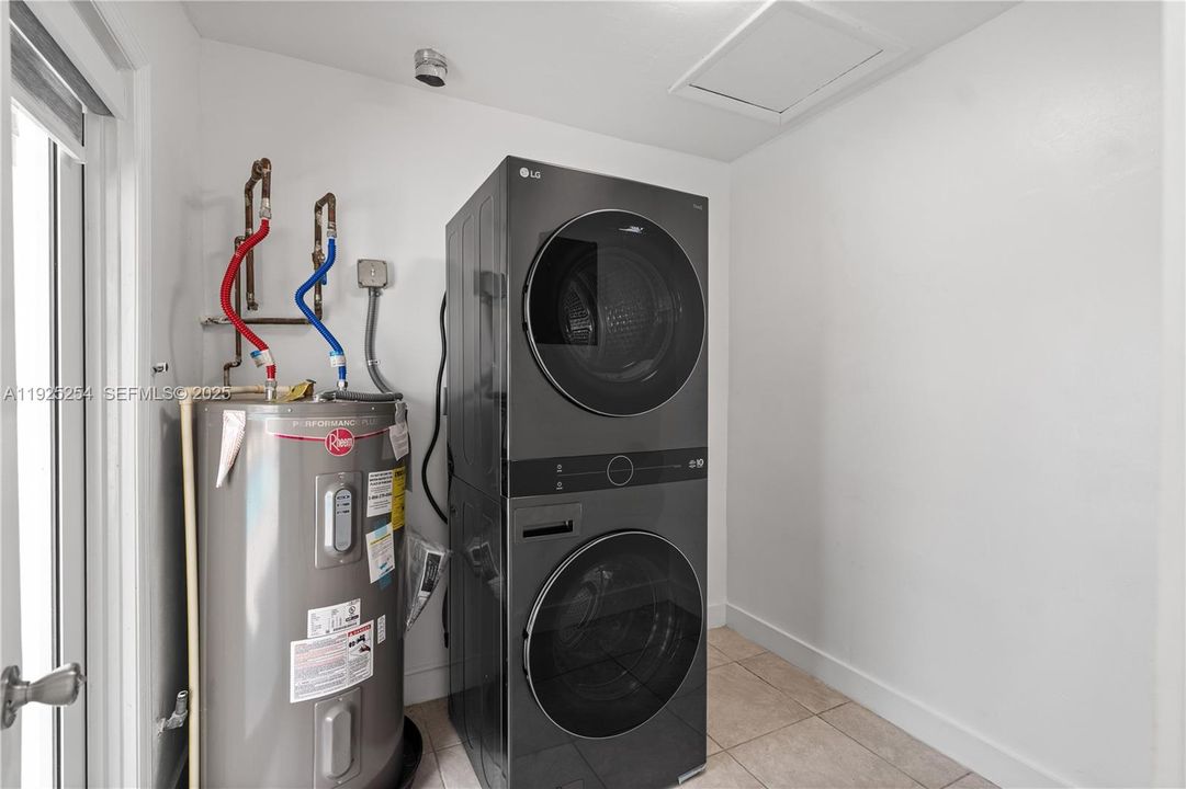 For Rent: $4,900 (4 beds, 2 baths, 1653 Square Feet)