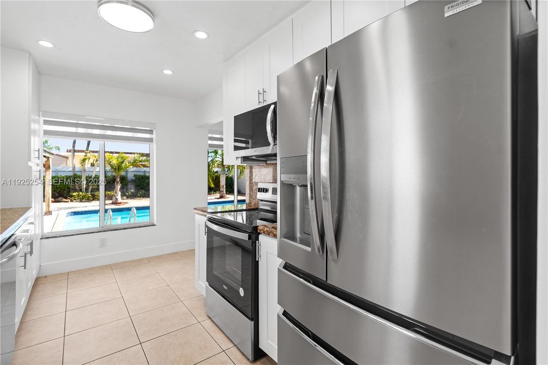 For Rent: $4,900 (4 beds, 2 baths, 1653 Square Feet)