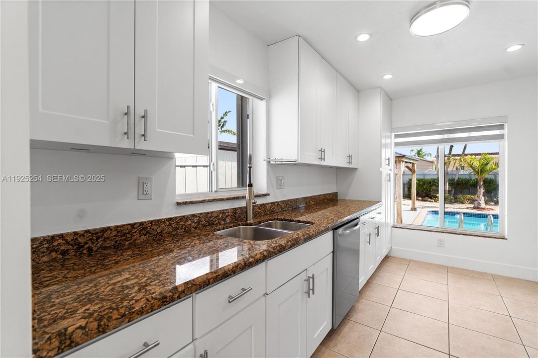 For Rent: $4,900 (4 beds, 2 baths, 1653 Square Feet)