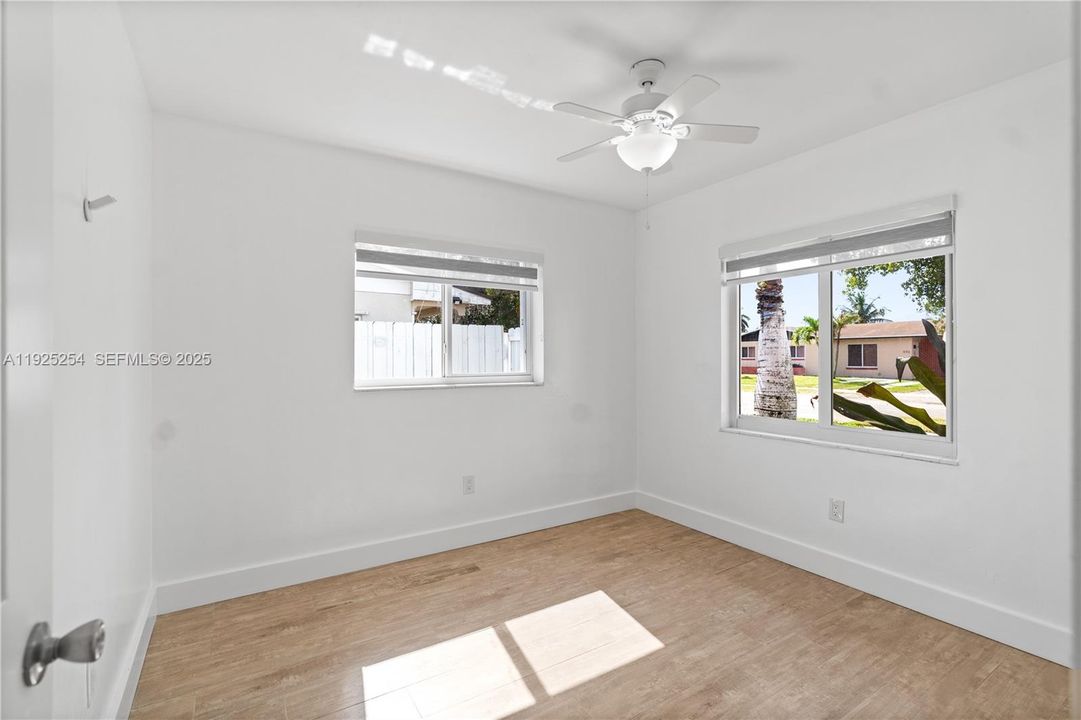 For Rent: $4,900 (4 beds, 2 baths, 1653 Square Feet)