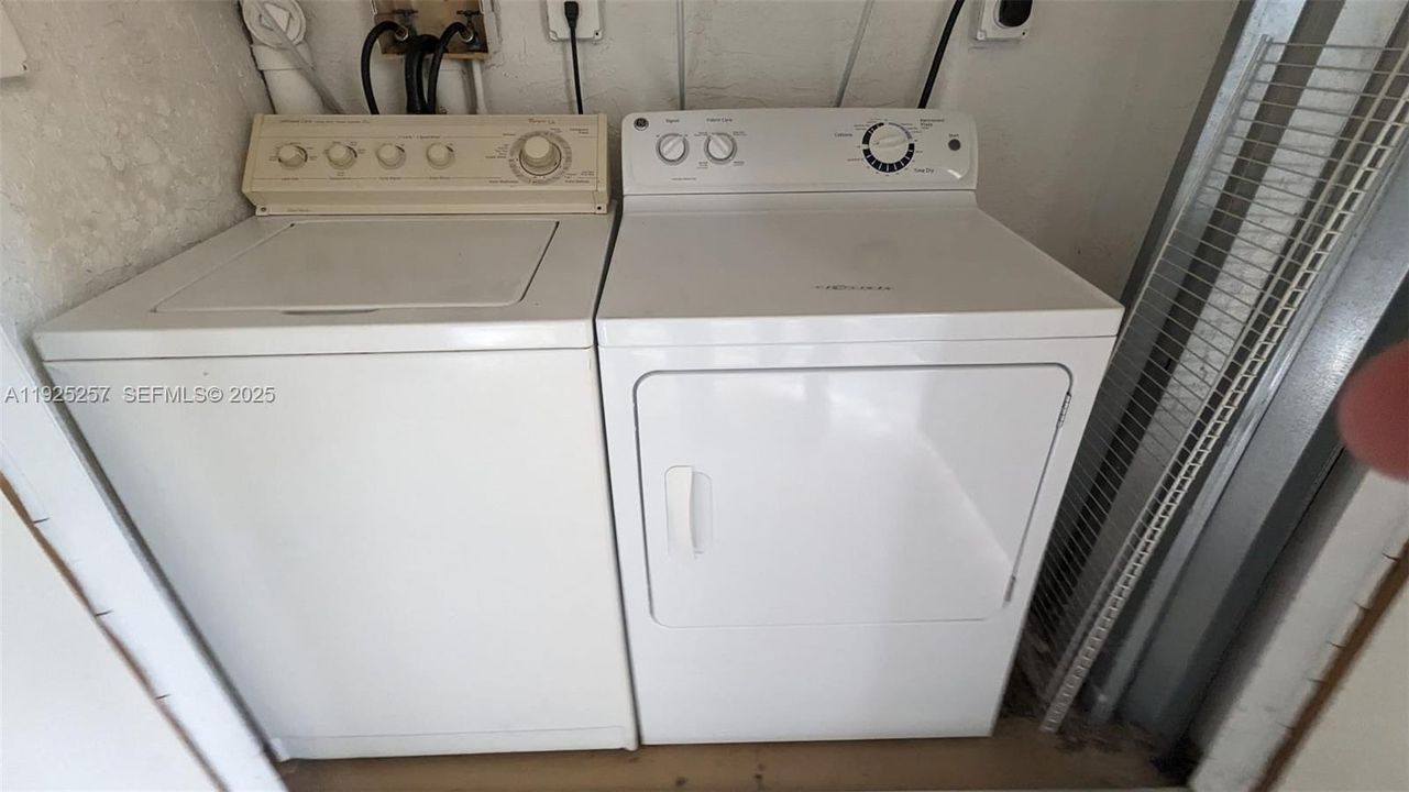 出租: $1,900 (1 贝兹, 1 浴室, 690 平方英尺)