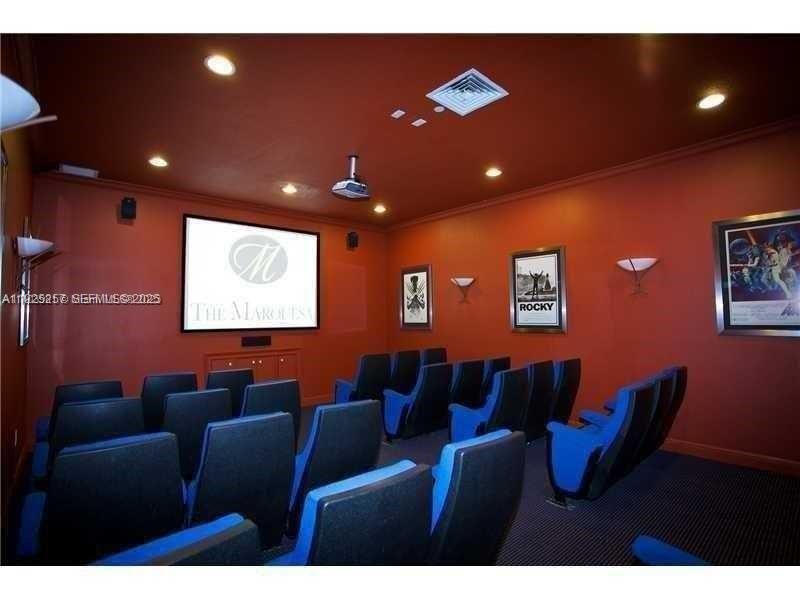 出租: $1,900 (1 贝兹, 1 浴室, 690 平方英尺)