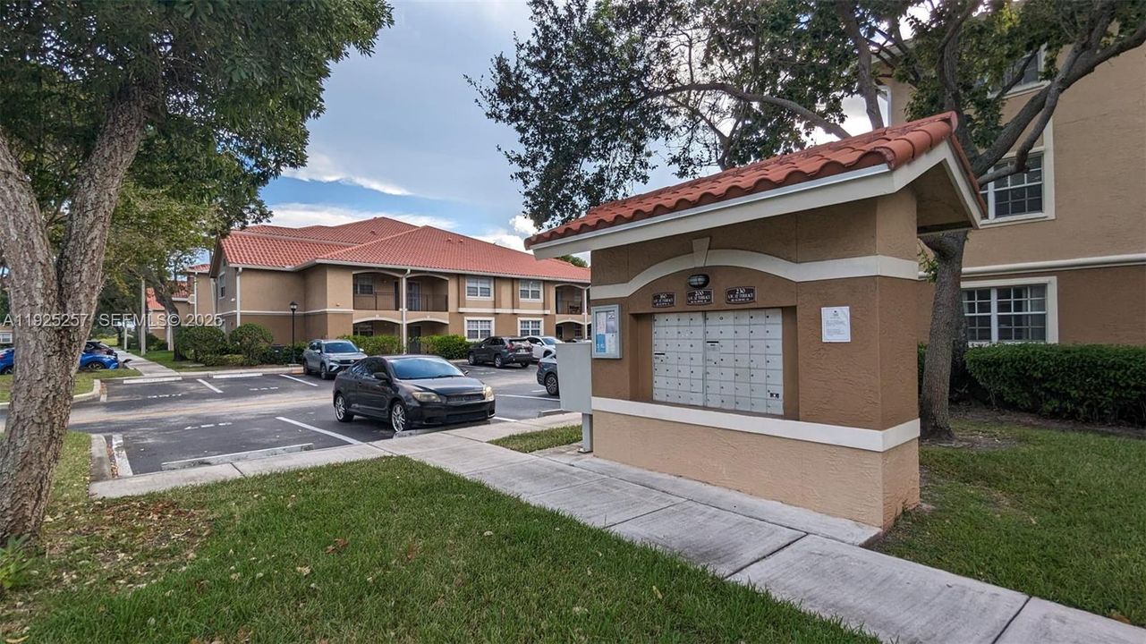 出租: $1,900 (1 贝兹, 1 浴室, 690 平方英尺)