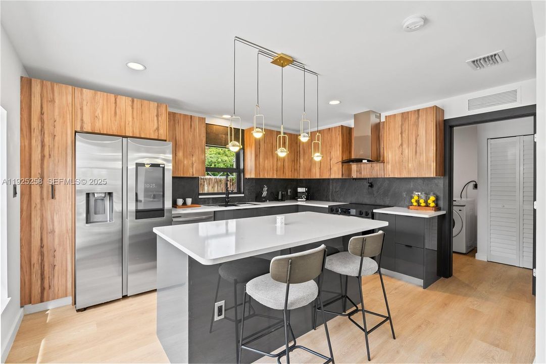 En Renta: $3,350 (3 camas, 2 baños, 1458 Pies cuadrados)