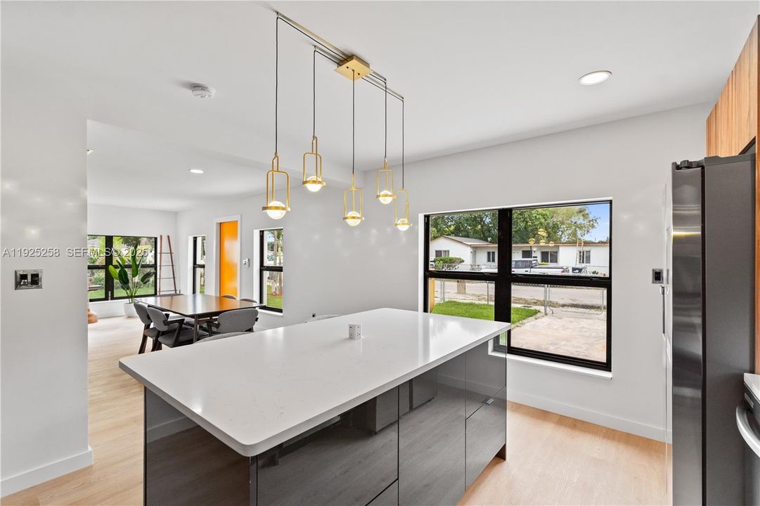 En Renta: $3,350 (3 camas, 2 baños, 1458 Pies cuadrados)