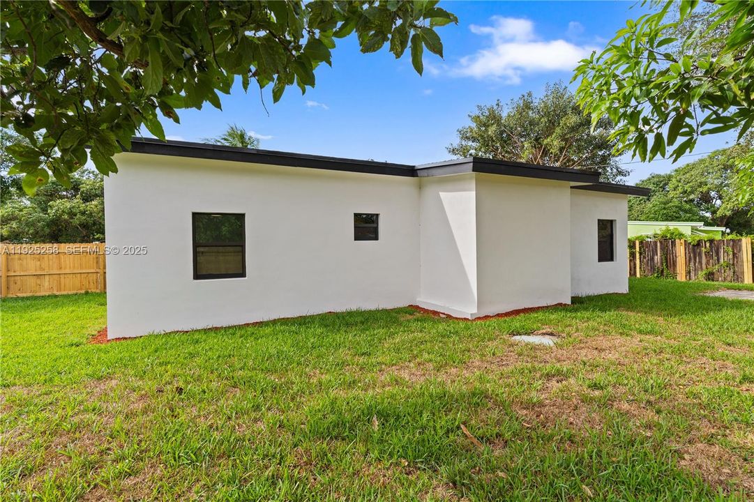 En Renta: $3,350 (3 camas, 2 baños, 1458 Pies cuadrados)