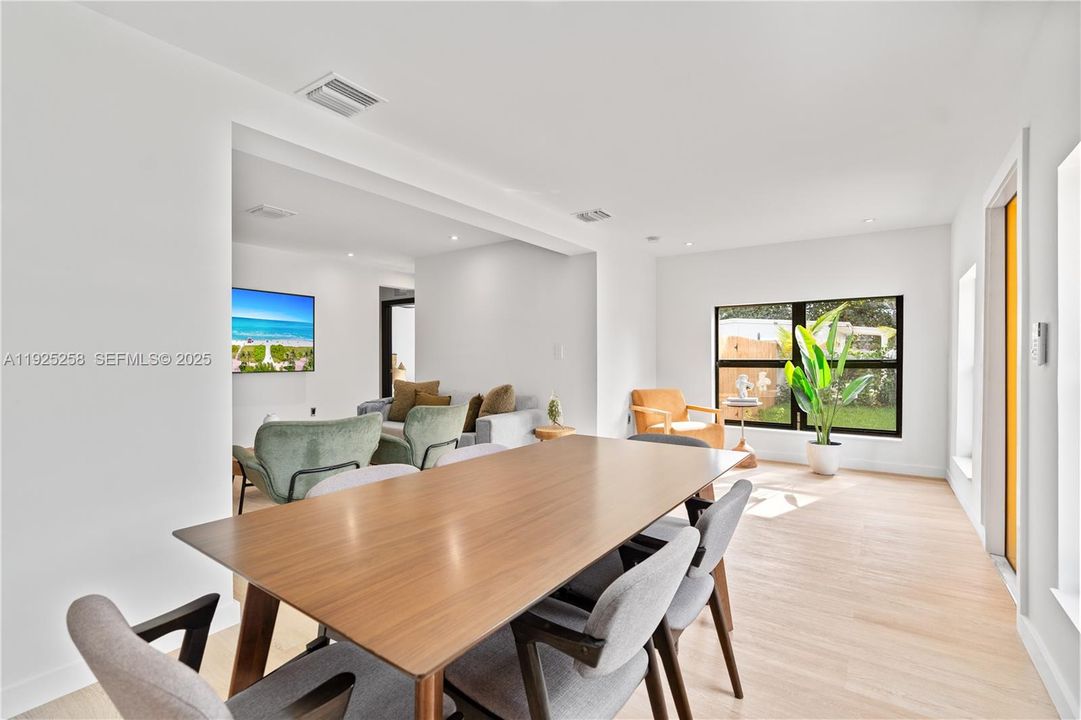 En Renta: $3,350 (3 camas, 2 baños, 1458 Pies cuadrados)