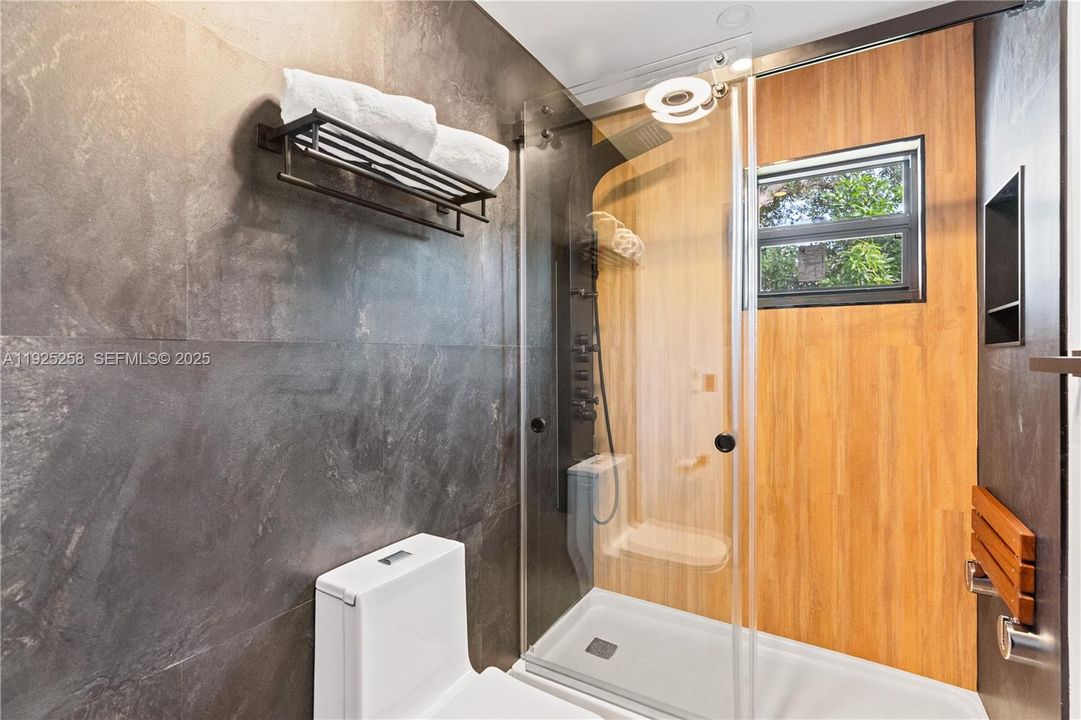 En Renta: $3,350 (3 camas, 2 baños, 1458 Pies cuadrados)