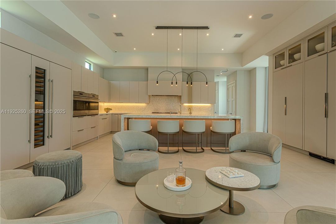 На продажу: $4,400,000 (5 спален, 6 ванн, 5532 Квадратных фут)