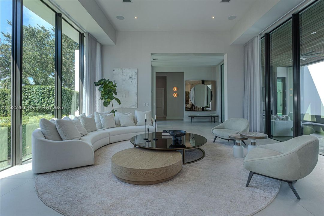 На продажу: $4,400,000 (5 спален, 6 ванн, 5532 Квадратных фут)