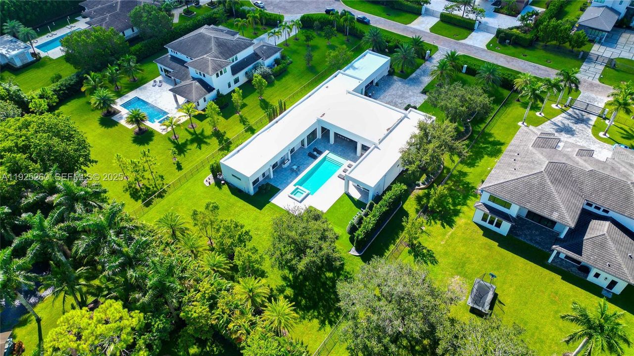 На продажу: $4,400,000 (5 спален, 6 ванн, 5532 Квадратных фут)