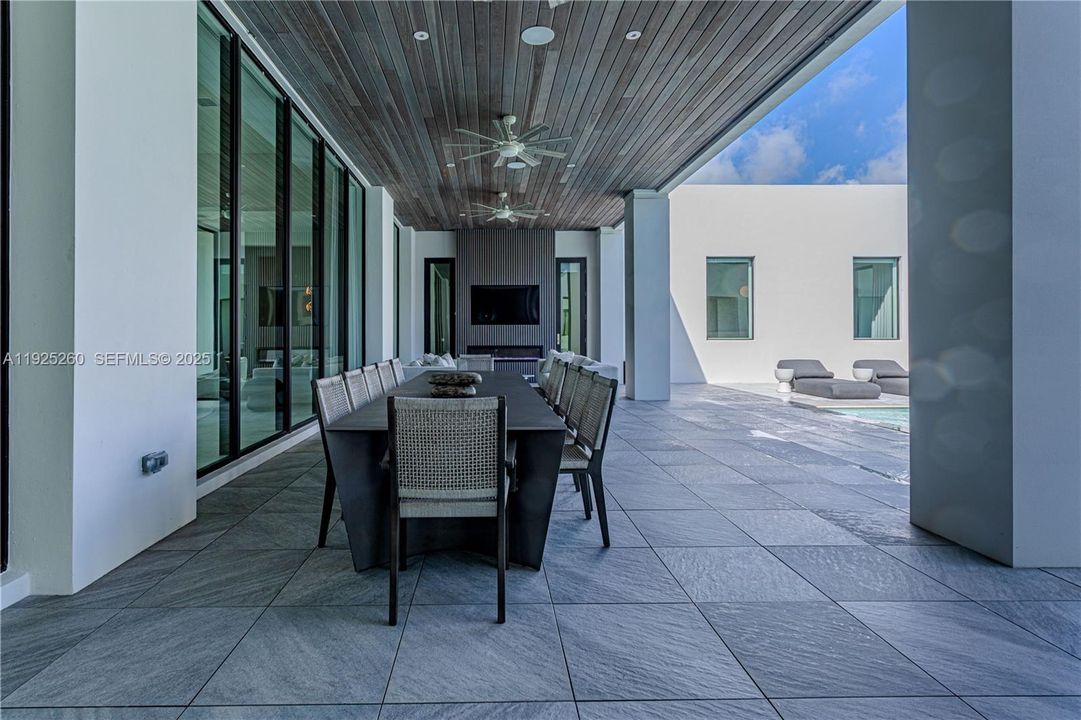 На продажу: $4,400,000 (5 спален, 6 ванн, 5532 Квадратных фут)