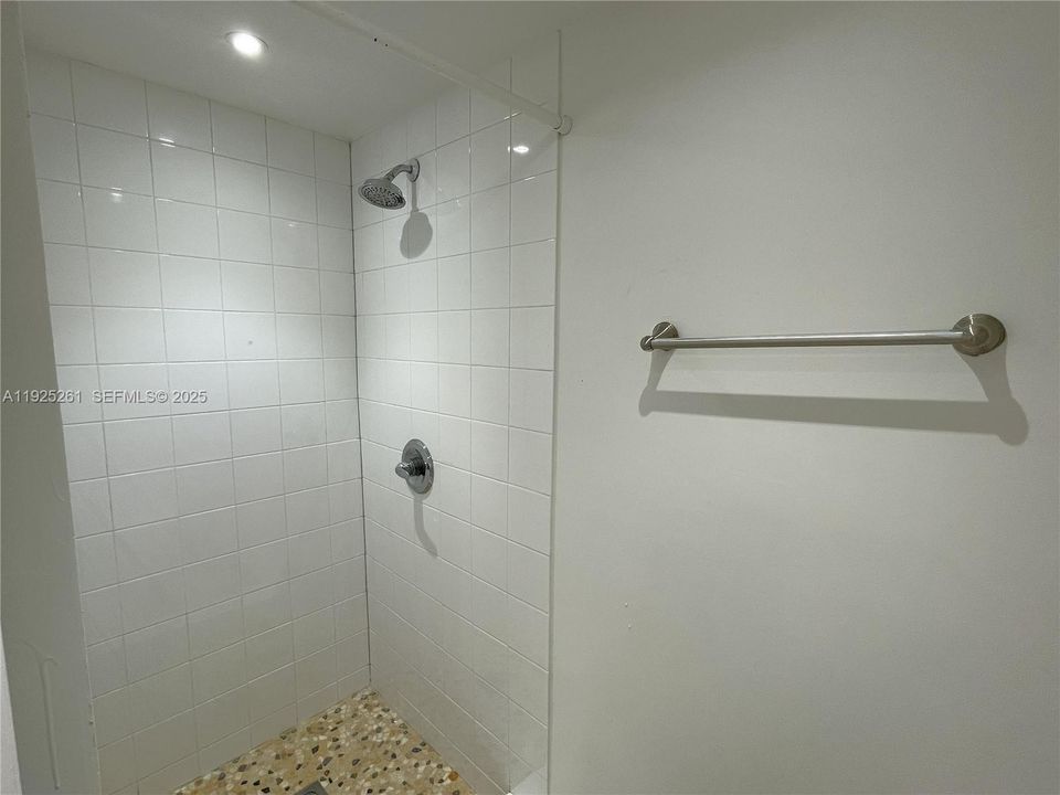 В аренду: $2,100 (2 спален, 2 ванн, 793 Квадратных фут)