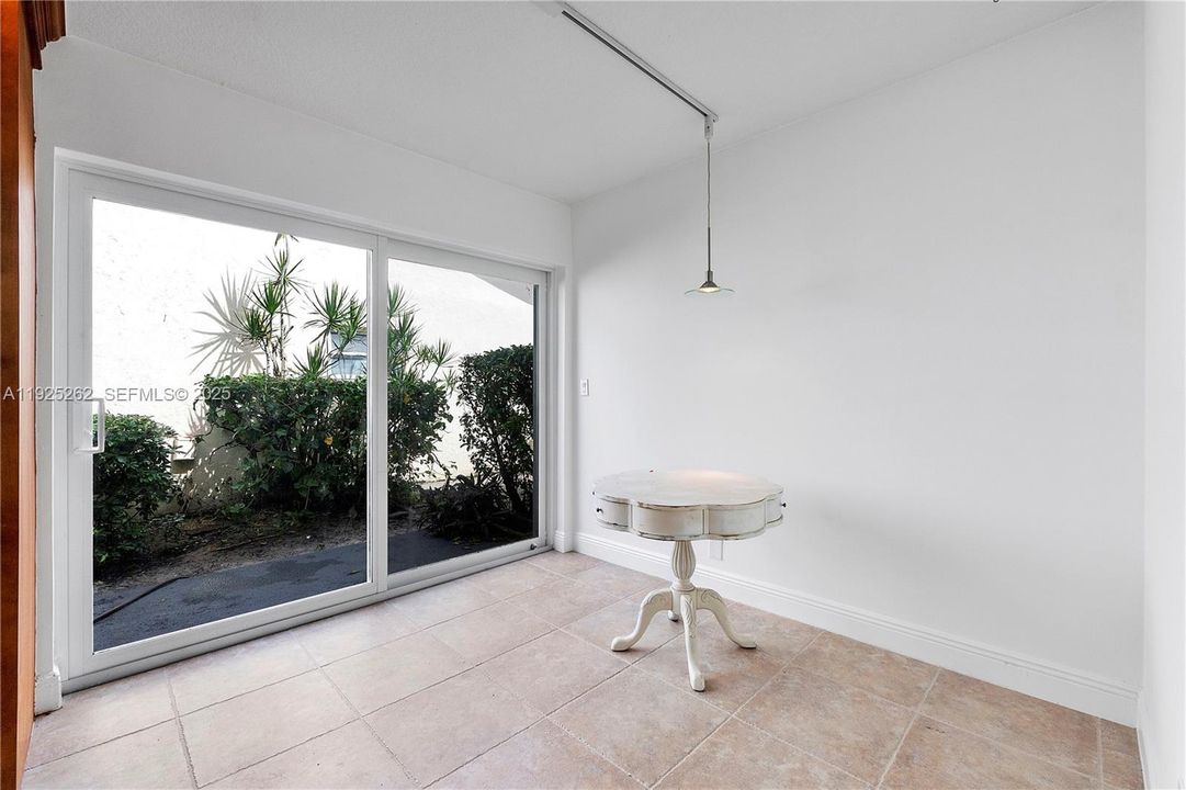 На продажу: $629,900 (3 спален, 2 ванн, 1658 Квадратных фут)