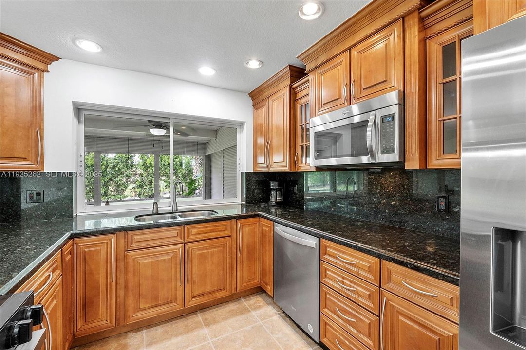 На продажу: $629,900 (3 спален, 2 ванн, 1658 Квадратных фут)