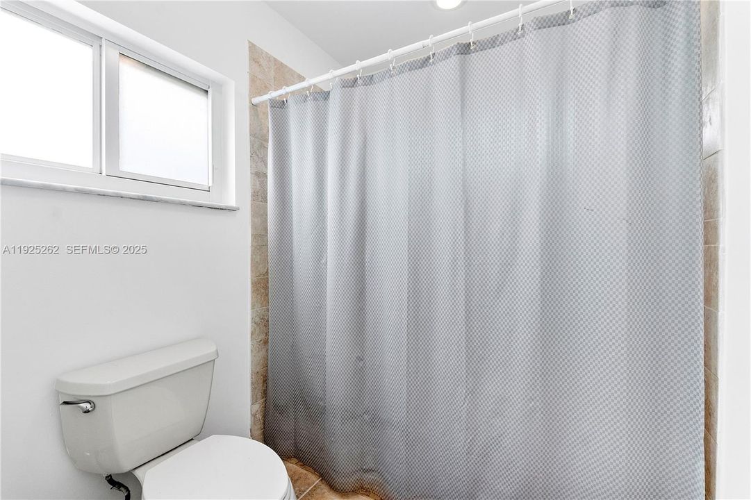 На продажу: $629,900 (3 спален, 2 ванн, 1658 Квадратных фут)