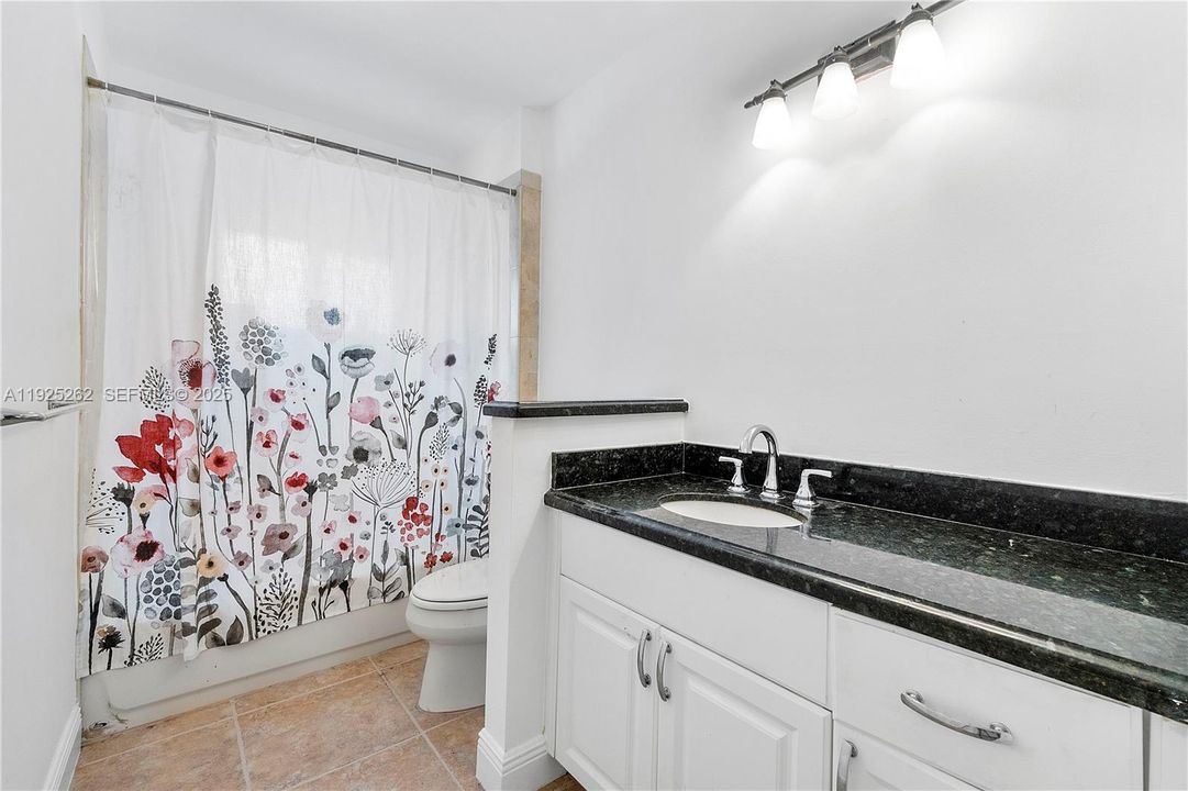 На продажу: $629,900 (3 спален, 2 ванн, 1658 Квадратных фут)