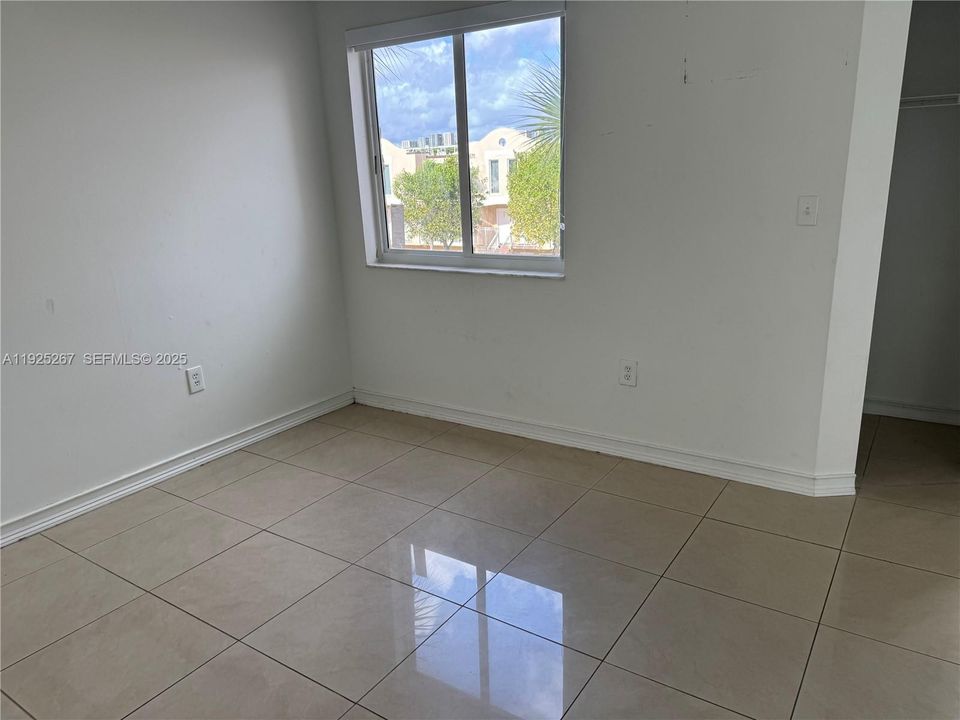 For Rent: $2,250 (2 beds, 2 baths, 859 Square Feet)