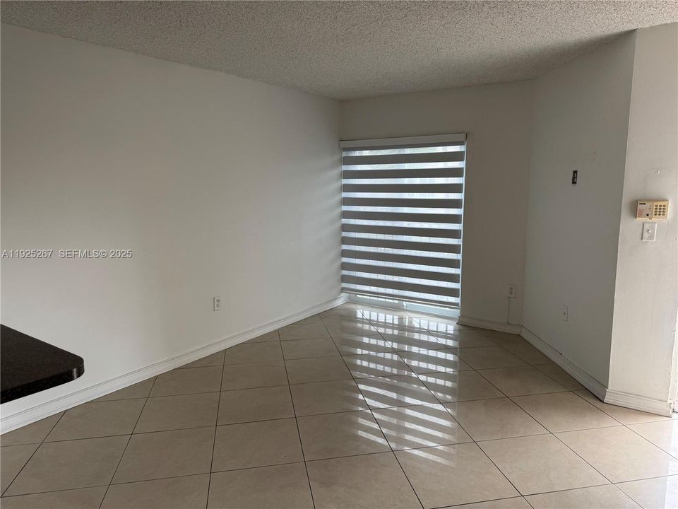 For Rent: $2,250 (2 beds, 2 baths, 859 Square Feet)
