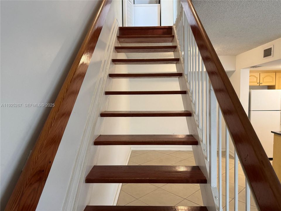 For Rent: $2,250 (2 beds, 2 baths, 859 Square Feet)