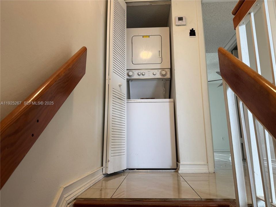 For Rent: $2,250 (2 beds, 2 baths, 859 Square Feet)