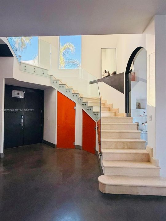 En Renta: $14,000 (4 camas, 3 baños, 3200 Pies cuadrados)