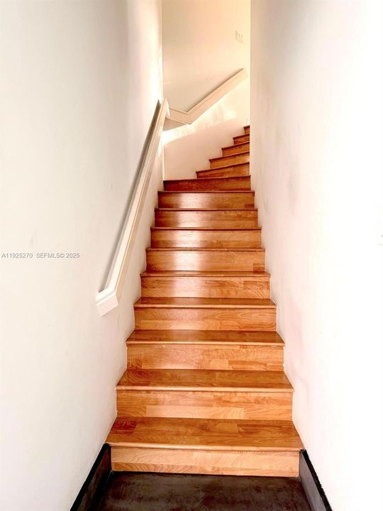 En Renta: $14,000 (4 camas, 3 baños, 3200 Pies cuadrados)