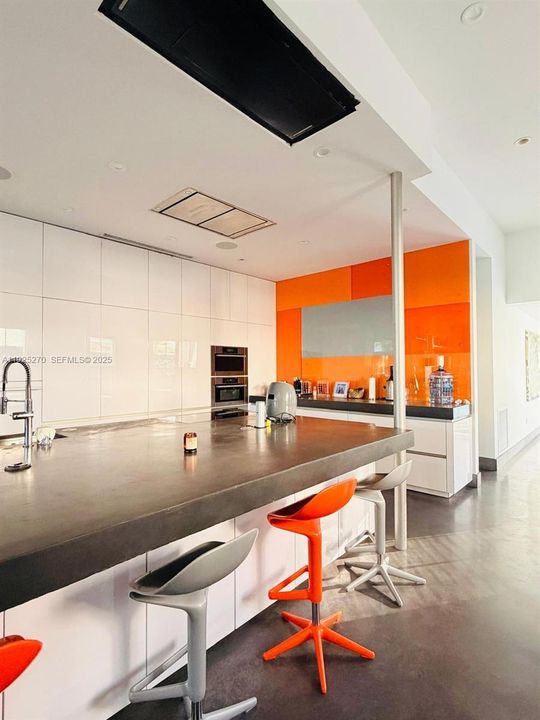 En Renta: $14,000 (4 camas, 3 baños, 3200 Pies cuadrados)